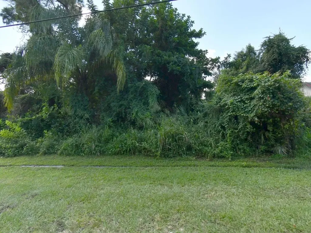 232 SW Crescent Avenue Port Saint Lucie FL 34984