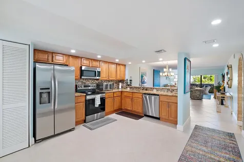 1036 Us Highway 1 North Palm Beach FL 33408