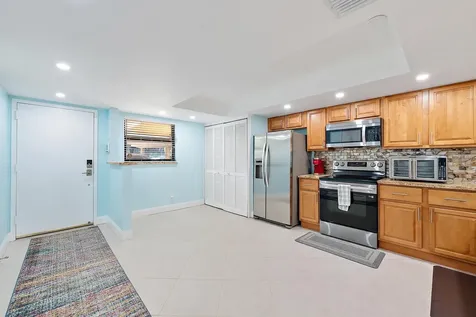 1036 Us Highway 1 North Palm Beach FL 33408