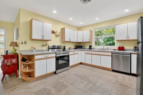 3957 Nw 7th Court Delray Beach FL 33445