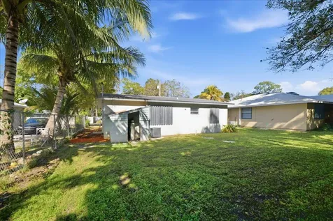 1813 Edgevale Road Fort Pierce FL 34982