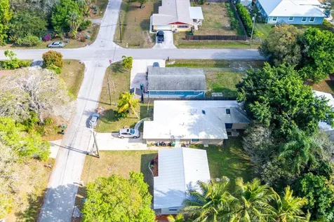 1813 Edgevale Road Fort Pierce FL 34982