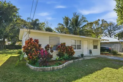 1813 Edgevale Road Fort Pierce FL 34982