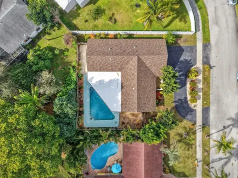 966 Nw 37th Avenue Delray Beach FL 33445