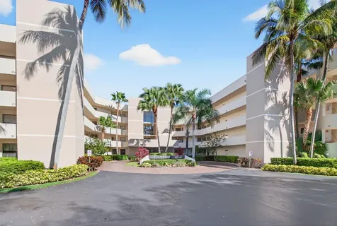5900 Camino Del Sol Boca Raton FL 33433