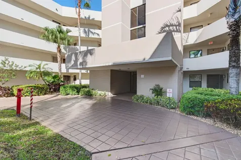 5900 Camino Del Sol Boca Raton FL 33433