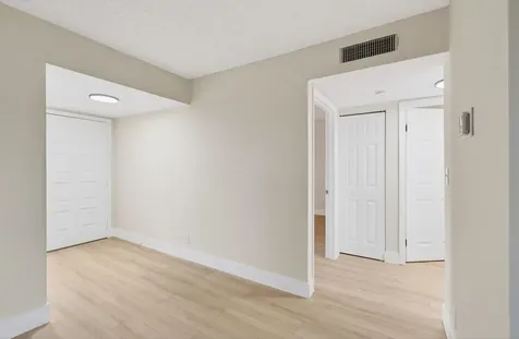 5900 Camino Del Sol Boca Raton FL 33433