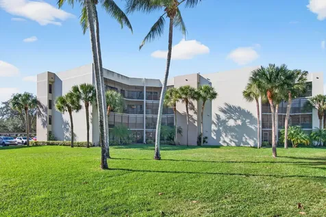 5900 Camino Del Sol Boca Raton FL 33433