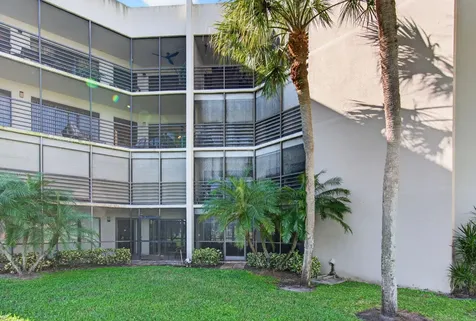 5900 Camino Del Sol Boca Raton FL 33433