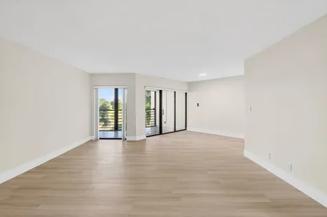 5900 Camino Del Sol Boca Raton FL 33433