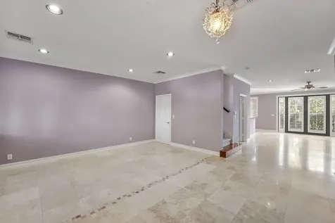 615 Via Villagio Hypoluxo FL 33462