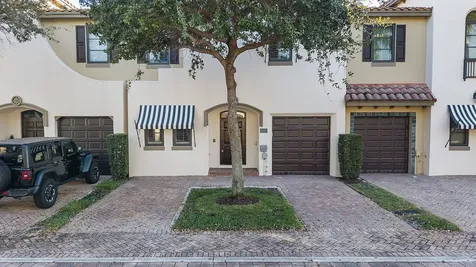 615 Via Villagio Hypoluxo FL 33462