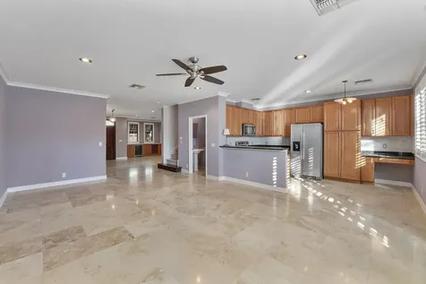 615 Via Villagio Hypoluxo FL 33462