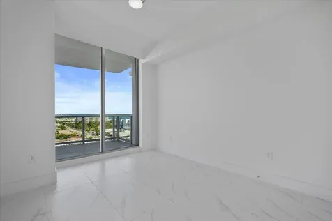 220 Lake Shore Drive West Palm Beach FL 33403