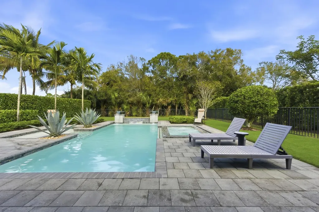 5537 Renoir Place Palm Beach Gardens FL 33418