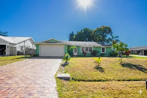 372 Sw Carter Avenue Port Saint Lucie FL 34983