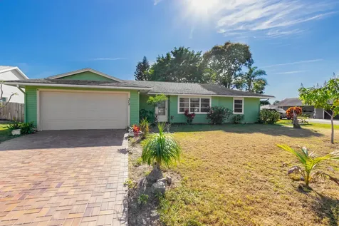 372 Sw Carter Avenue Port Saint Lucie FL 34983
