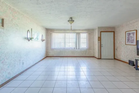 372 Sw Carter Avenue Port Saint Lucie FL 34983