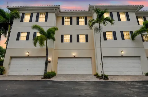 2502 N Dixie Highway Lake Worth Beach FL 33460