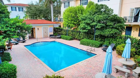 2502 N Dixie Highway Lake Worth Beach FL 33460