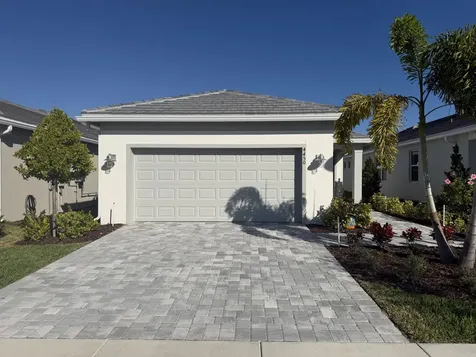 4450 Pinafore Street Vero Beach FL 32967