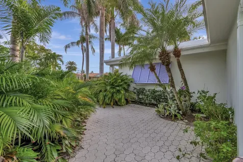 4410 NE 24th Avenue Lighthouse Point FL 33064