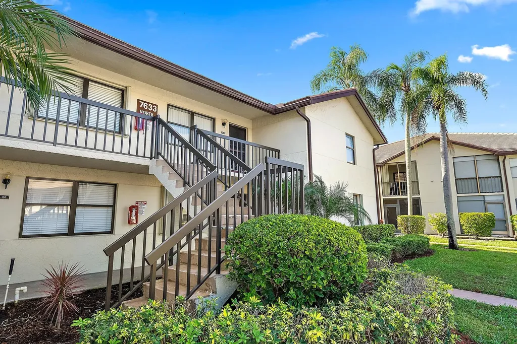 7633 Tahiti Lane Lake Worth FL 33467