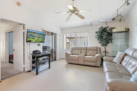 7633 Tahiti Lane Lake Worth FL 33467