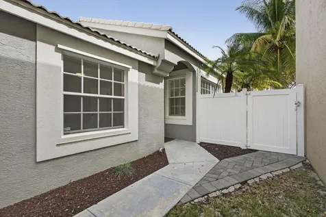 1475 Running Oak Lane Royal Palm Beach FL 33411