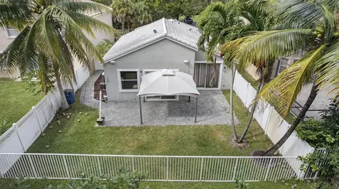 1475 Running Oak Lane Royal Palm Beach FL 33411