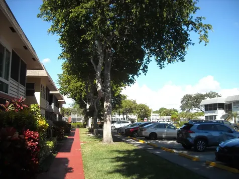 122 Stratford I West Palm Beach FL 33417