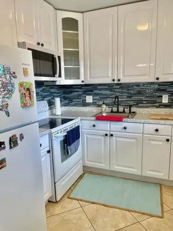 2840 Cynthia Lane Lake Worth Beach FL 33461
