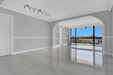 2000 Presidential Way West Palm Beach FL 33401