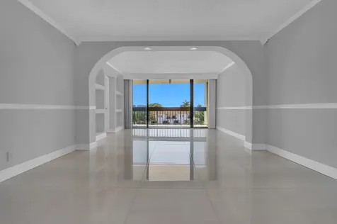 2000 Presidential Way West Palm Beach FL 33401