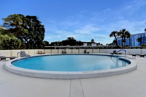 2000 Presidential Way West Palm Beach FL 33401