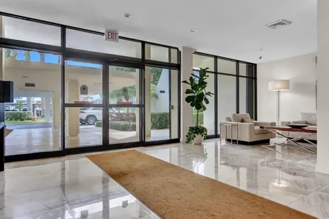 2000 Presidential Way West Palm Beach FL 33401
