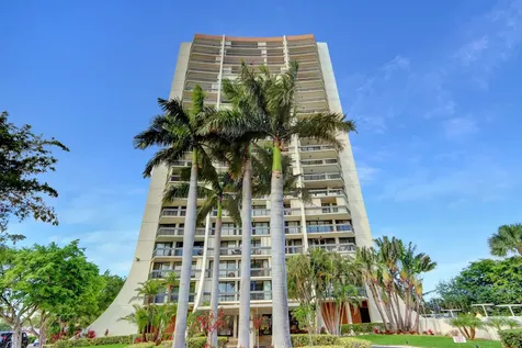 2000 Presidential Way West Palm Beach FL 33401