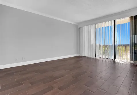 2000 Presidential Way West Palm Beach FL 33401