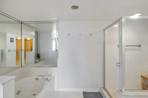 2880 Ne 14th Street Causeway Pompano Beach FL 33062