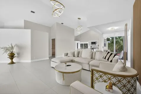 18 Selby Lane Palm Beach Gardens FL 33418