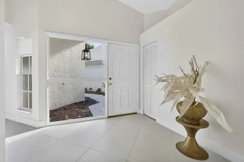 18 Selby Lane Palm Beach Gardens FL 33418