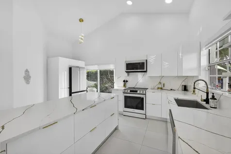 18 Selby Lane Palm Beach Gardens FL 33418