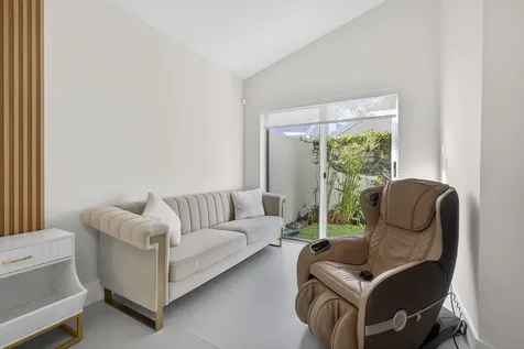 18 Selby Lane Palm Beach Gardens FL 33418