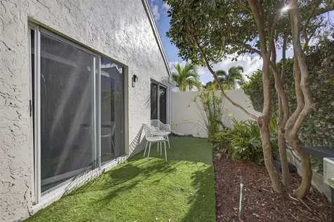 18 Selby Lane Palm Beach Gardens FL 33418