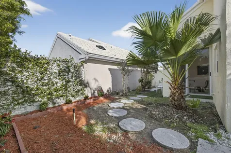 18 Selby Lane Palm Beach Gardens FL 33418