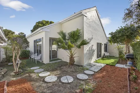 18 Selby Lane Palm Beach Gardens FL 33418