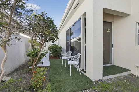 18 Selby Lane Palm Beach Gardens FL 33418