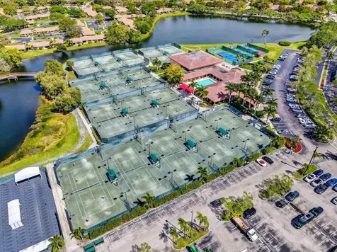 18 Selby Lane Palm Beach Gardens FL 33418
