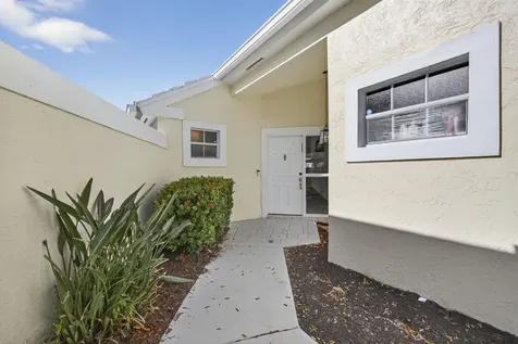 18 Selby Lane Palm Beach Gardens FL 33418