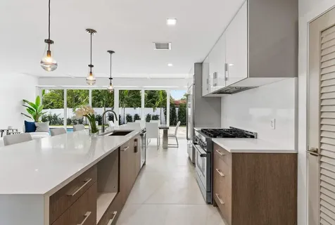 902 Sw 27th Place Boynton Beach FL 33435